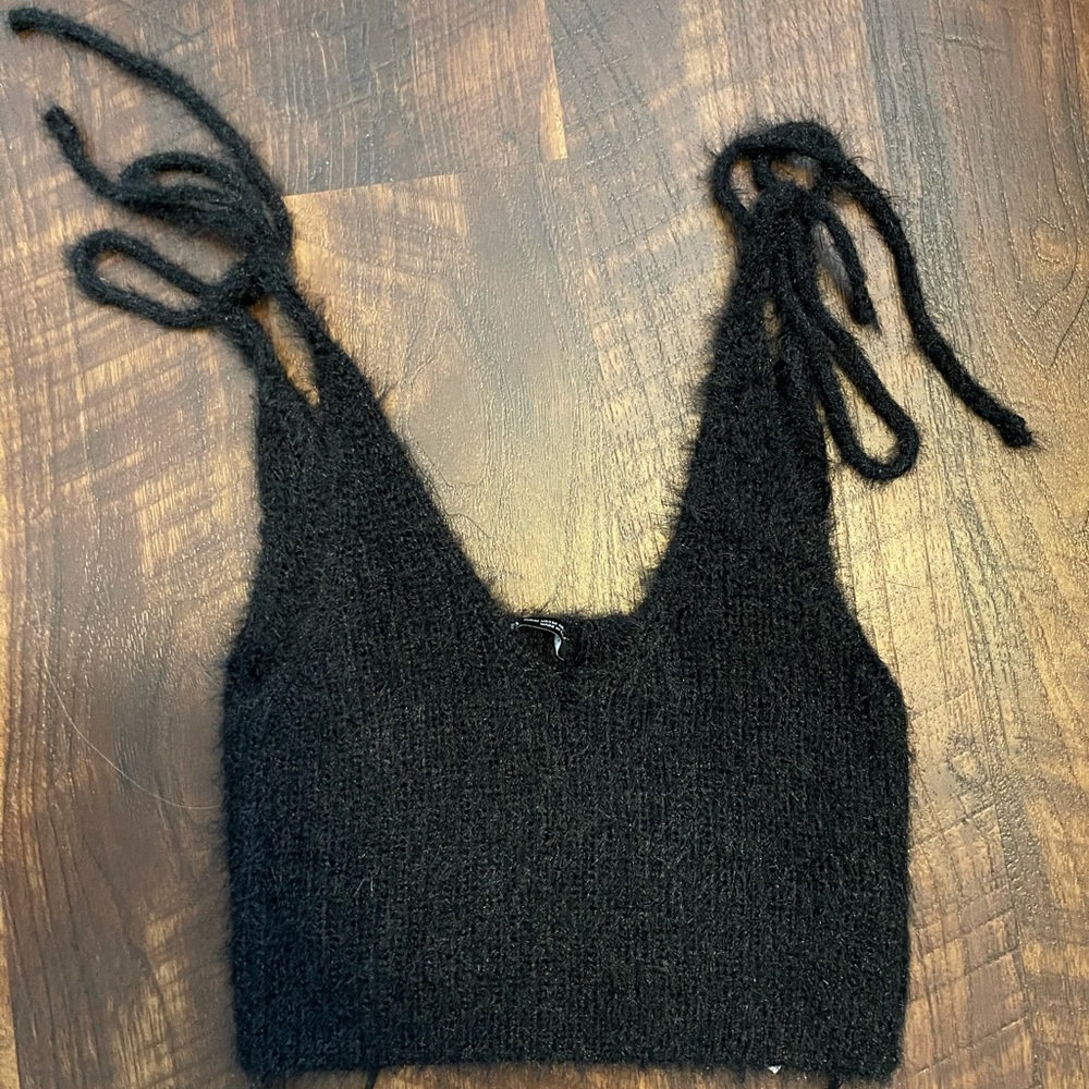 Black crop top